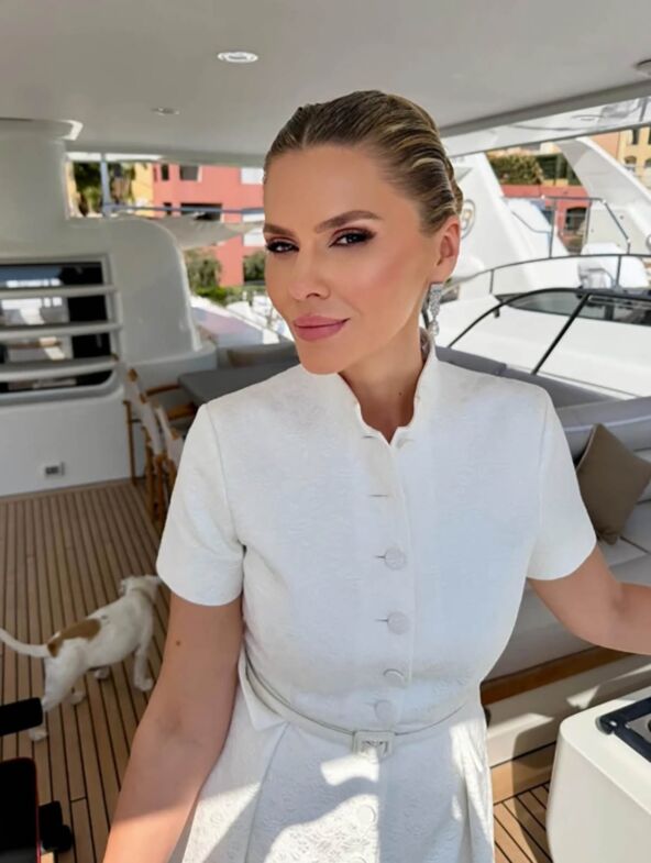 Melina Džinović je na visokoj nozi