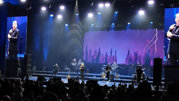 Hari Mata Hari 3. koncert u Sava Centru 3.jpg
