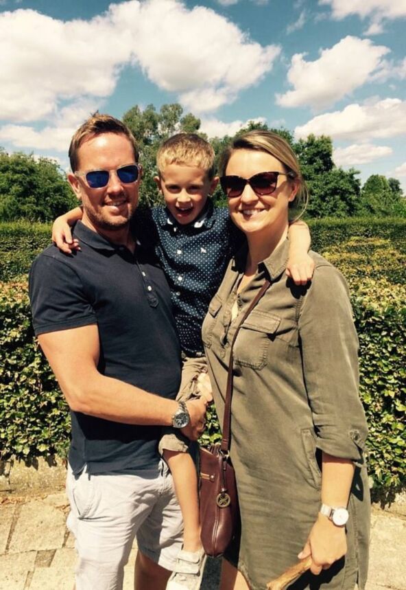 Sajmon tomas sa sinom i pokojnom ženom