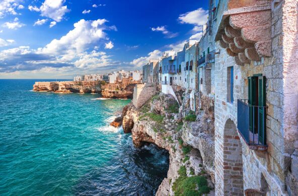 Polinjano a Mare, Italija