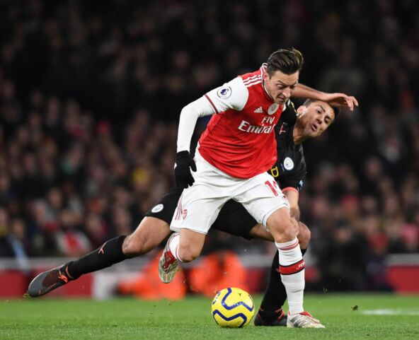 Mesut Ozil Arsenal (1).jpg