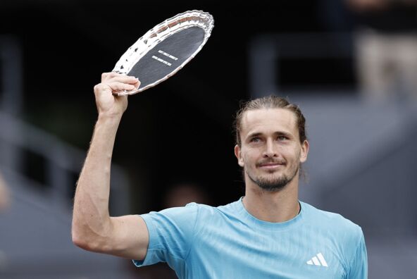 Siner - Zverev u finalu Madrida (8).jpg