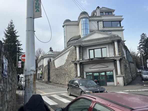 Ceca Ražnatović vila nakon renoviranja (1).jpg