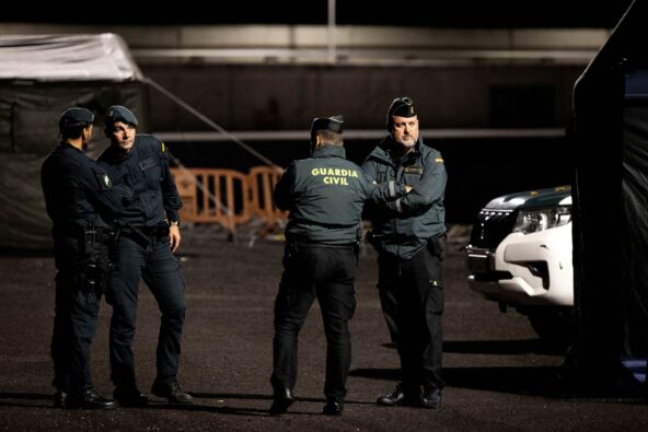 Kruzer sa hantavirusom stigao na Tenerife (2).jpg