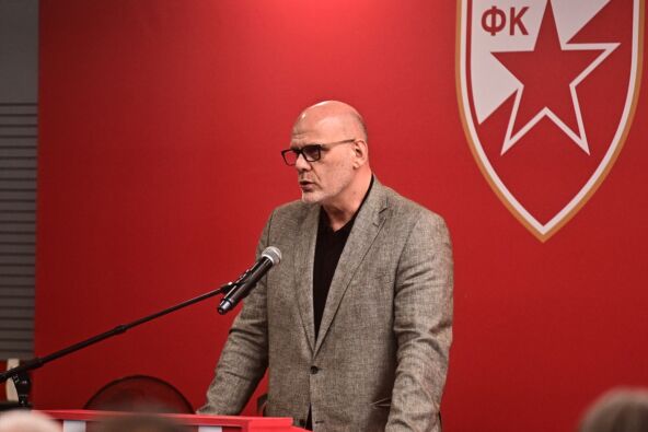 Mirko Pavlović drži govor na komemoraciji Vladimiru Cvetkoviću