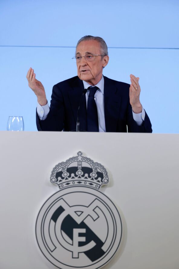 Florentino Perez za govornicom Real Madrida