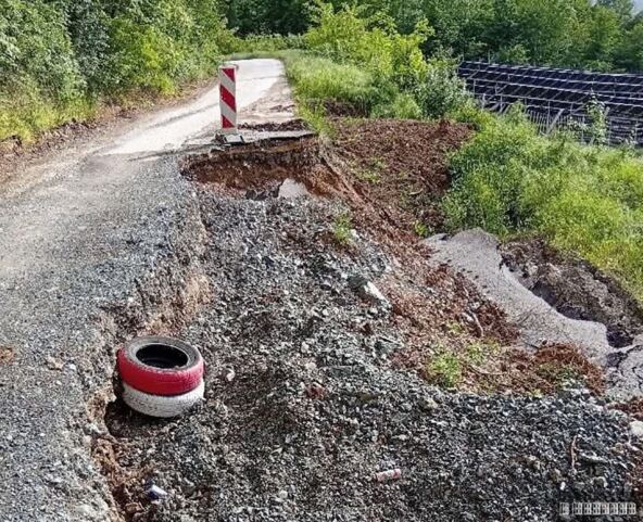Pokrenuto klizište kod Čačka (1).jpg