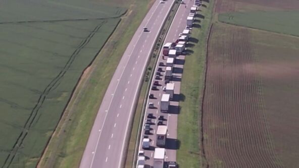 Kilometarska kolona na auto-putu (1).jpg