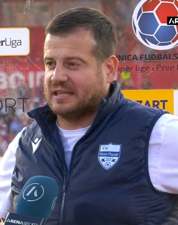 Nenad Lalatović daje izjavu na stadionu Vojvodine