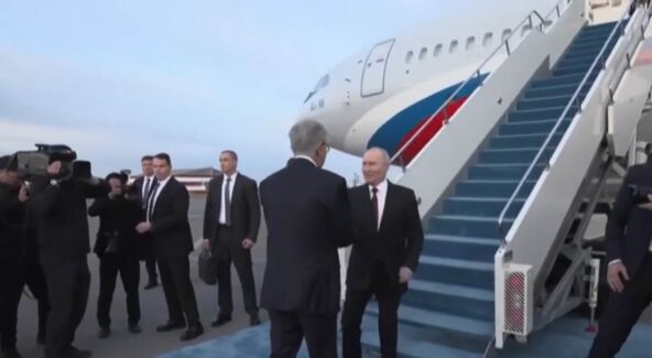 Vladimir Putin, Kasim-Žomart Tokajev (2).jpg