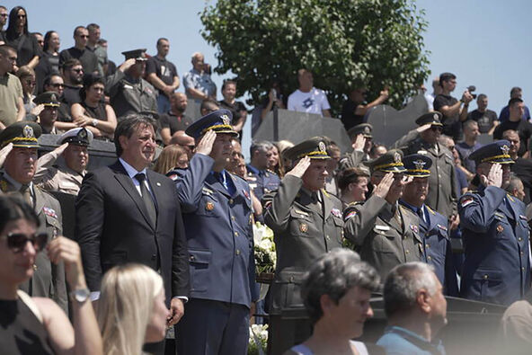 Ispraćaj srpskog vojnika poginulog u Libanu (3).jpg