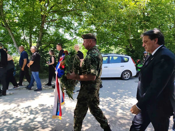 Sahranjen vojnik Milovan Jovanović (1).jpg
