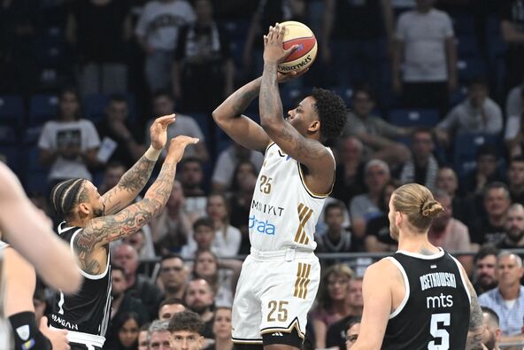 Partizan - Dubai 2.JPG