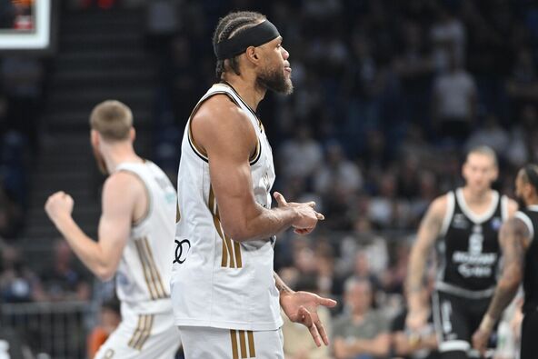 Partizan - Dubai 7.JPG