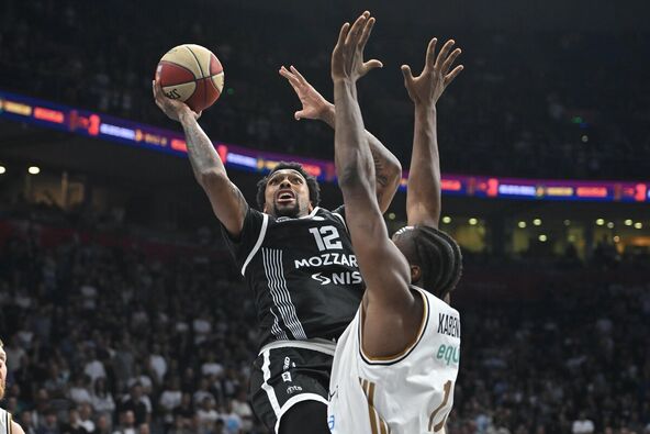 Partizan - Dubai 1.JPG