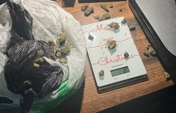 Kokain, marihuana, oružje i municija pronađeni kod dilera (1).jpg