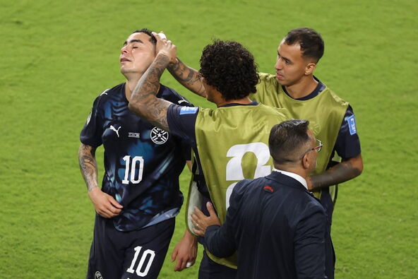 Migel Almiron dobio crveni karotn zbog pokrivanja lica