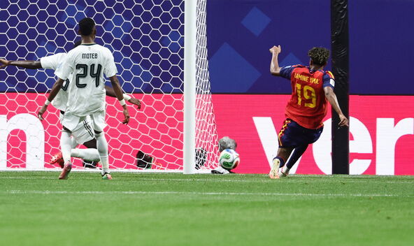 Lamin Jamal daje gol za Španiju protiv Saudijske Arabije