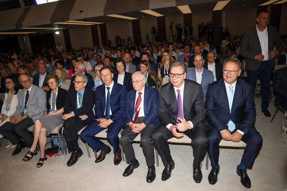 XXI Svetski kongres ekonomista Međunarodne ekonomske asocijacije 2.jpg