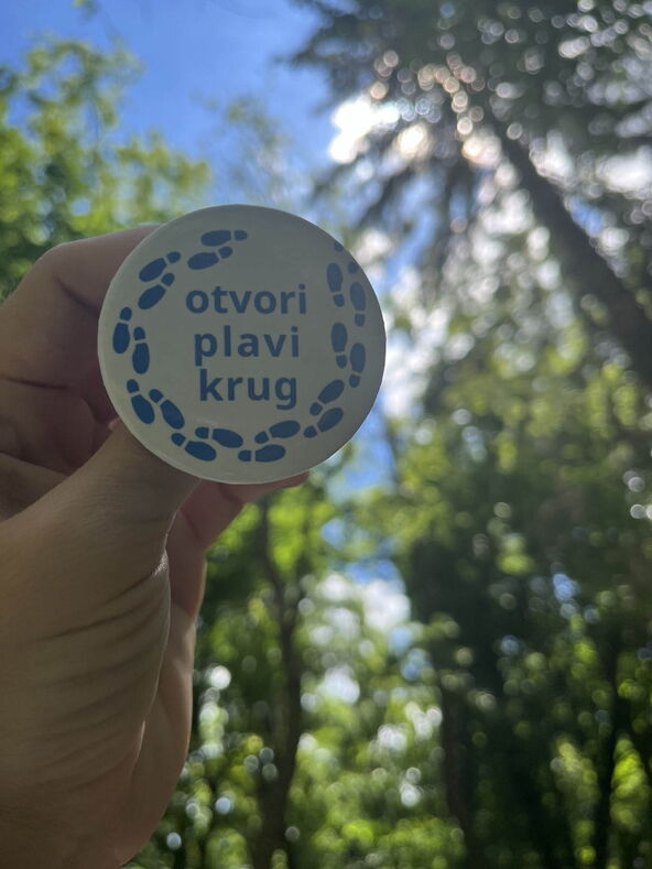 Otvori plavi krug_1 copy.jpg