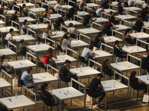 Prijemni ispit iz matematike FON na Beogradskom sajmu (25).jpg