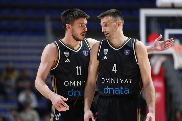 Kosta Kondić i Aleksa Avramović na utakmici Dubaija