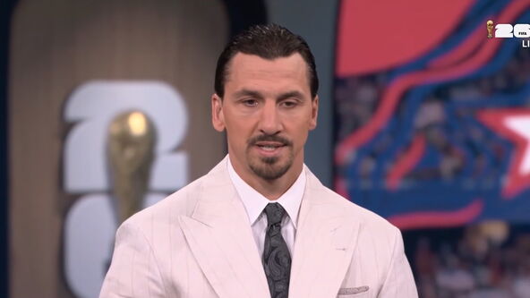 Zlatan Ibrahimović u belom odelu.