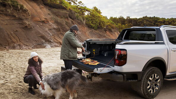 RANGER_PHEV_LEISURE_1.jpg