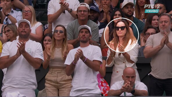 Loža Novaka Đokovića u kojoj su Viktor Troicki, Jelena Đoković i dadilja.