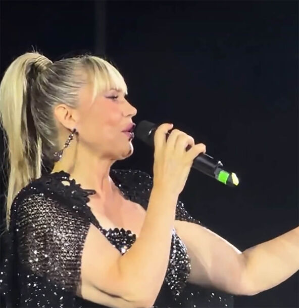 Suzani Jovanović pune oči suza (1).jpg