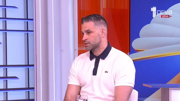 Dušan Alimpijević tokom gostovanja na Prvoj televiziji