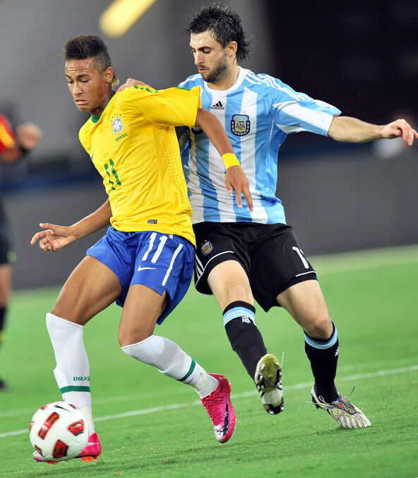 Nejmar i Nikolas Zaneti u duelu na utakmici Brazil Argentina