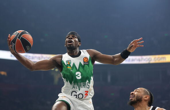 Silvan Fransisko u prodoru na Partizan Žalgiris