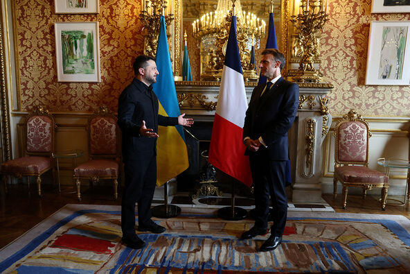 Emanuel Makron i Volodimir Zelenski (1).jpg
