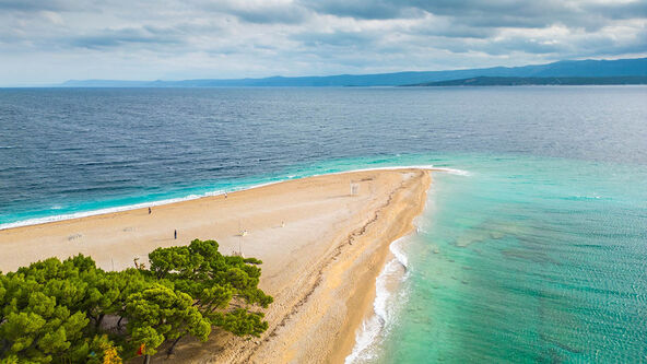 Zlatni rat plaža, Hrvatska.jpg