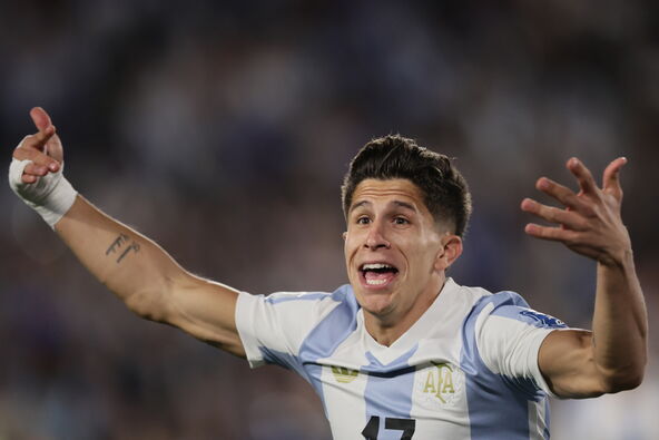Đulijano Simeone slavi gol za Argentinu
