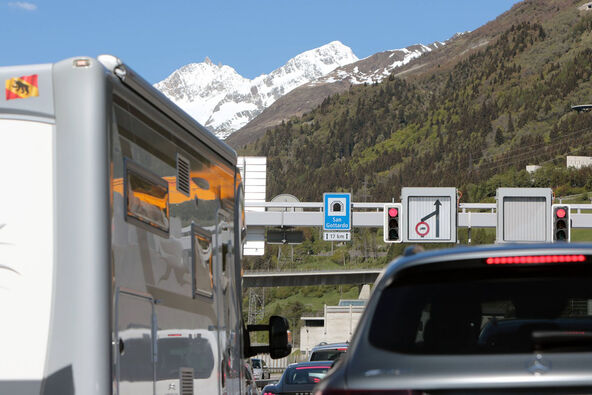 Švajcarska zastoj na auto-putu A2 (2).jpg