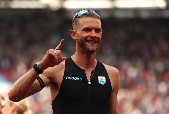 Džoš Ker (1).jpg
