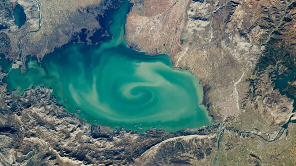 Skadarsko jezero iz svemira.jpg