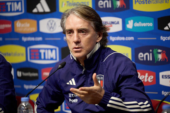 Roberto Mančini u opremi Italije.