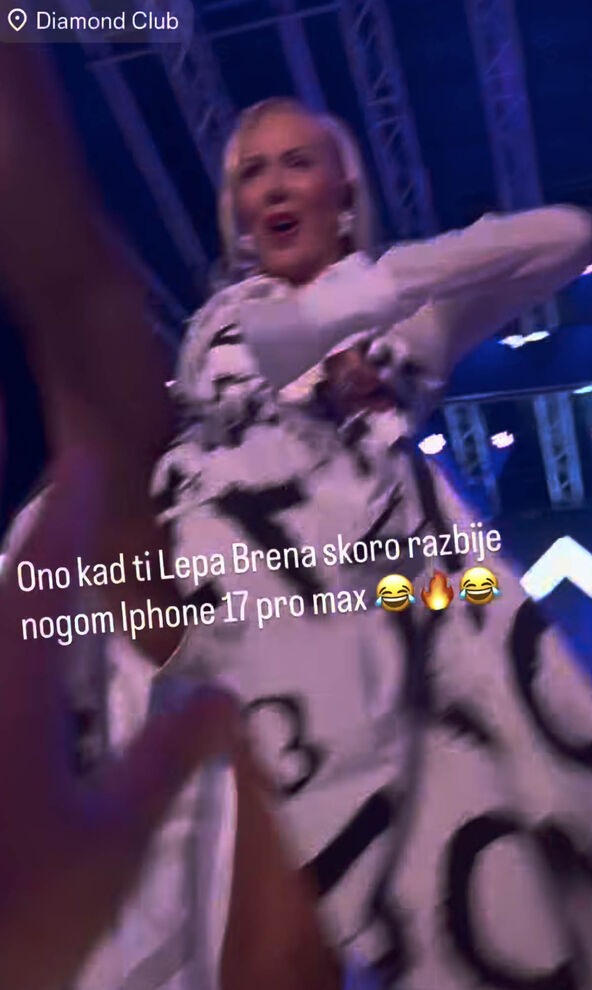 lepa brena (1).jpg
