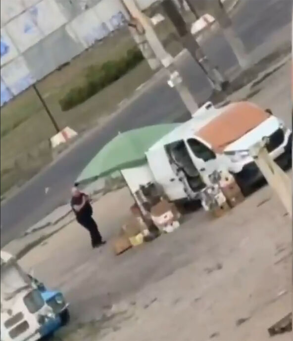 Ruski dron juri civila u Hersonu (1).jpg