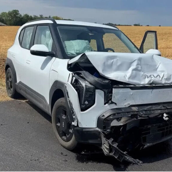 smrskan auto Mini Drajver nakon udesa