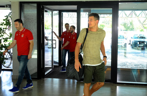 Nemanja Nedović dolazi na okupljanje reprezentacije Srbije 2016. godine.