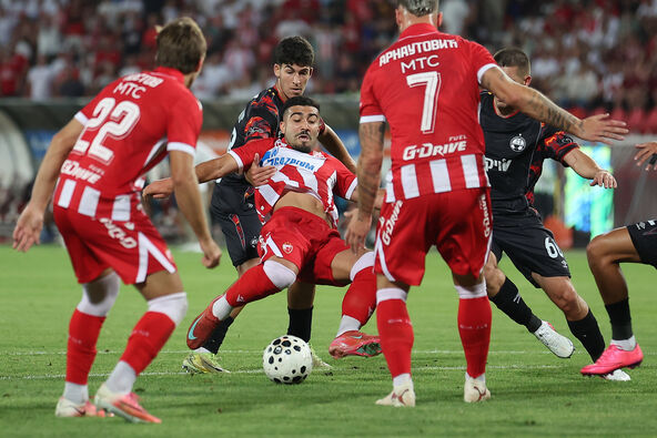 Abu Fani gubi loptu u duelu na Zvezda Hapoel