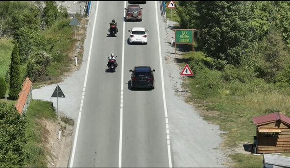 Dronom se snimaju vozači kod Mojkovca  (2).jpg