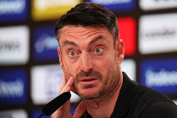 Albert Rijera se čudi na konferenciji za medije.