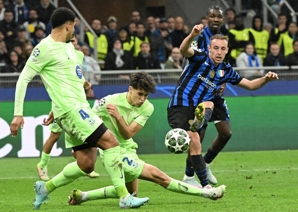 Davide Fratezi daje gol u polufinalu LŠ Inter Barselona