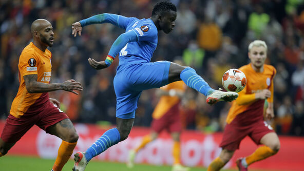 Bamba Dijeng kao napadač Marseja protiv Galatasaraja