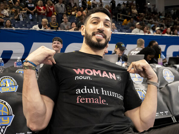Enes Kanter izbačen sa WNBA utakmice (1).jpg